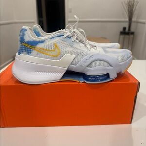 Nike Air Zoom Superrep 3 Amp Sneakers White Blue Yellow. Women’s size 9.5